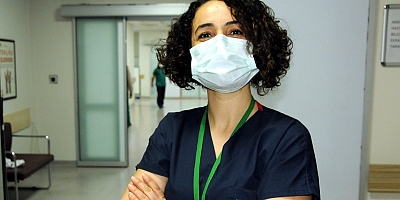 Ailesiyle Koronavirüsü Yenen Hemşire: “Maske, İnsanların Hayatını Kurtarıyor”