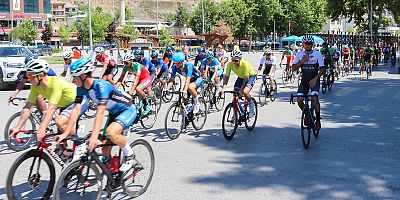 Erciyes’te Uluslararası Bisiklet Yarışları Devam Ediyor