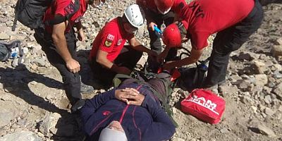 Erciyes'te Zirve Tırmanışında Yaralanan Dağcıyı JAK Timi Kurtardı
