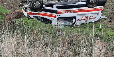 Kayseri’de Ambulans Devrildi: Yaralanan 3 Sağlıkçı Hastaneye Kaldırıldı