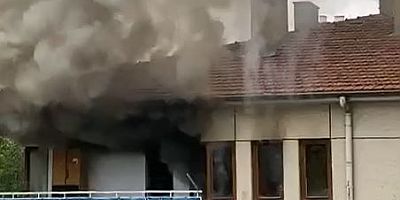 Kayseri’de Apartmanın Son Katında Yangın Çıktı
