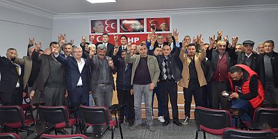 Kayseri’de İYİ Parti’den MHP’ye Katılan 200 Kişiye Rozet Takıldı