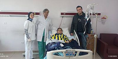 Kayseri’de Tedavi Gören Fenerbahçeli Depremzedeye Yeni Forma Hediye Edildi