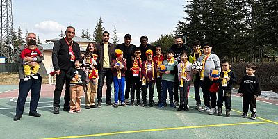 Kayserisporlu Futbolcular Depremzede Çocuklarla Bir Araya Geldi