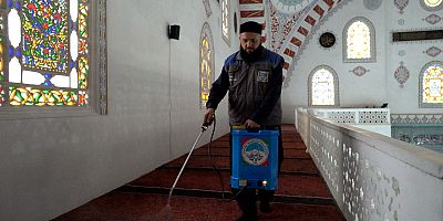 Melikgazi Belediyesi Ramazan Ayına Özel Camilerde Gül Suyuyla Temizlik Yaptı