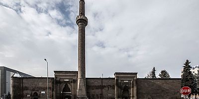 Tarihi Hacı Kılıç Caminin Minaresi Tehlike Arz Ediyor
