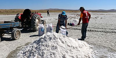Tuzla Gölü'nden çıkardıkları tuz, alternatif geçim kaynakları