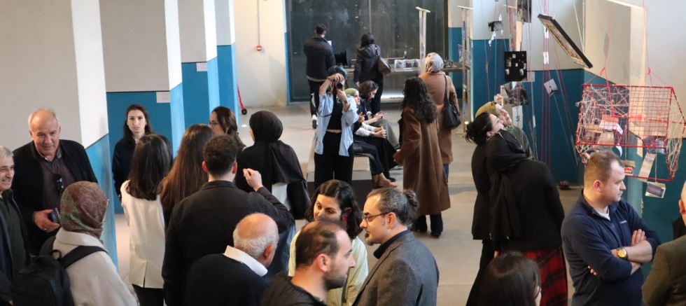 AGÜ'de Görme Biçimleri Sergisi