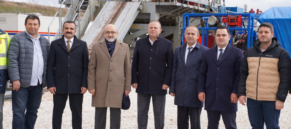 AK Parti'li Cıngı'dan Jeotermal Kaynaklı Sera OTB'ye Ziyaret