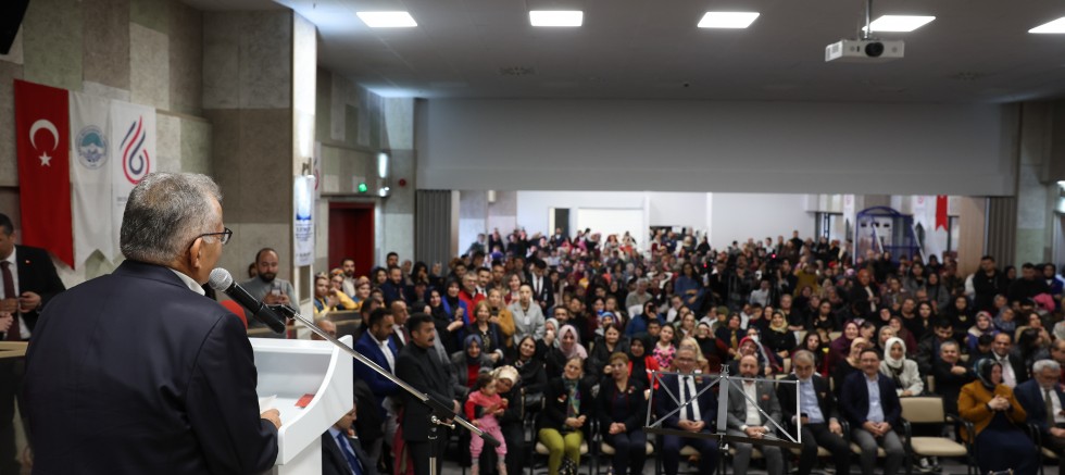 Başkan Büyükkılıç, Türkiye’nin En Kapsamlı Engelsiz Yaşam Merkezi’nde Özel Vatandaşlarla Kucaklaştı