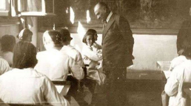 Başöğretmen ‘Mustafa Kemal Atatürk’