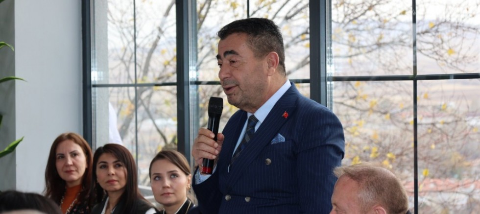 Bünyan’da Öğretmenler Günü Cam Teras’ta Kutlandı