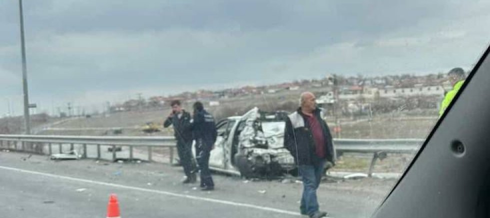 Çevreyolda TIR Otomobile Çarptı: 1 Yaralı