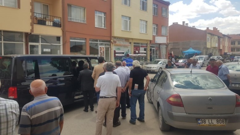 CHP Kayseri Milletvekili Çetin Arık Trafik Kazası Geçirdi