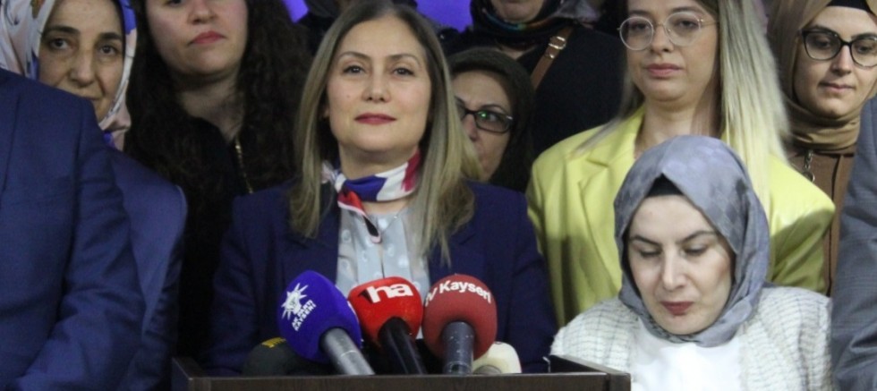 Emine Timuçin, AK Parti Milletvekili Aday Adaylığı İçin Başvuru Yaptı