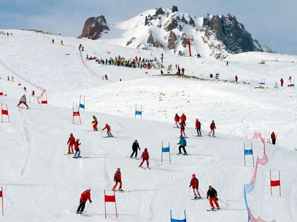 Erciyes’te Kayak ve Snowboard Eğitimleri Başladı