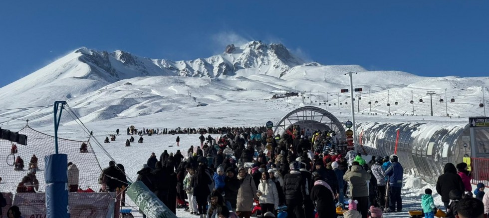 Erciyes’te Pazar Yoğunluğu