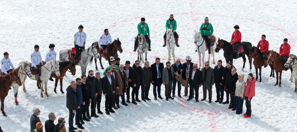 Erciyes'teki Kökbörü ve Kızak Yarışması 5 Bin Kişiyi Buluşturdu