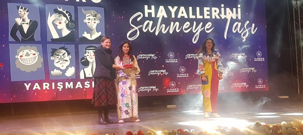 Genç Tiyatro Ekibi, Kayseri'ye Ödüllerle Döndü