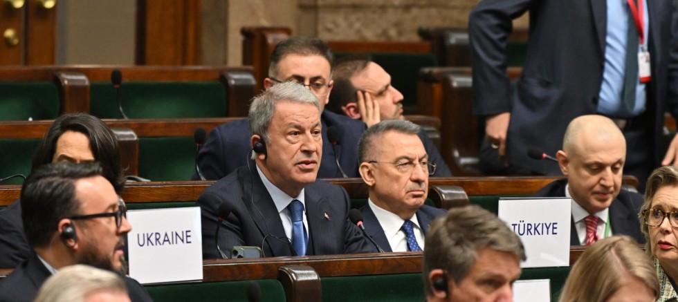Hulusi Akar'dan Savunma İhracatı Çağrısı: Kısıtlamalar Kaldırılsın