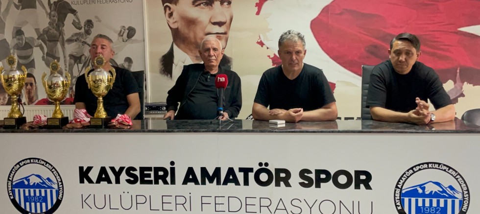 İbrahim Koltuk Süper U18 Ligini İlk 3’te Bitiren Takımlara Kupa Ve Madalyaları Verildi