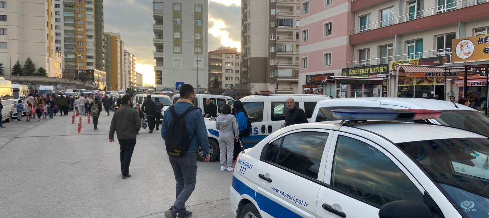 Kayseri’de 1 Kişi 9 Yaşındaki Kız Çocukları Alıkoymaktan Gözaltına Alındı