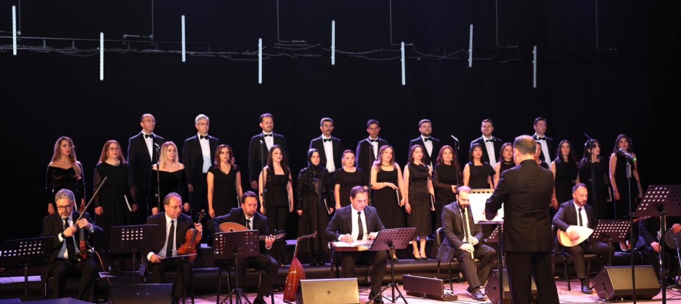 Kayseri’de Avukatlar, Kurdukları Koro İle Günlerini Kutladı