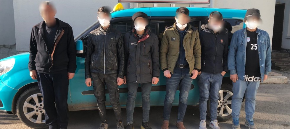 Kayseri’de Şüphe Üzerine Durdurulan Araçtan 5 Kaçak Göçmen Çıktı