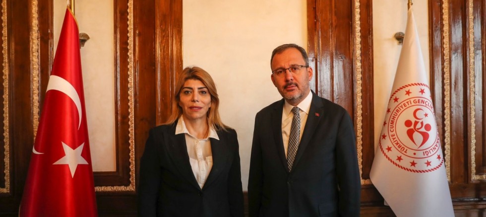 Kayserispor Başkanlığından İstifa Sinyali Veren Berna Gözbaşı, Gençlik ve Spor Bakanı Kasapoğlu ile görüştü