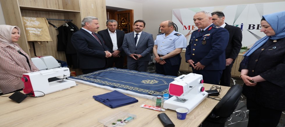 2. Hava Bakım Fabrika Müdürlüğü 100. Yıl Resim Sergisi Sanat Melikgazi’de Açıldı