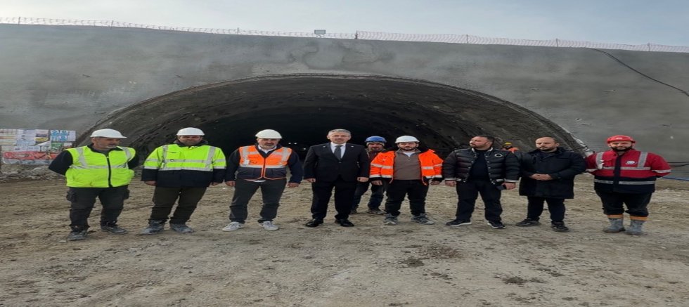 AK Partili Çopuroğlu, Hızlı Tren Şantiyesinde İncelemelerde Bulundu