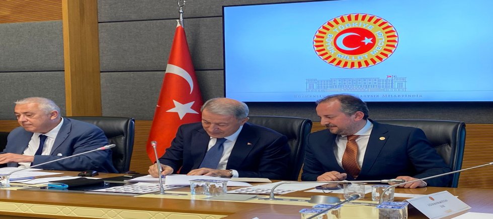 Akar Yeniden Milli Savunma Komisyonu Başkanı
