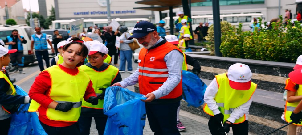 Başkan Çolakbayrakdar: Gelecek Nesillere Temiz Bir Çevre Bırakacağız