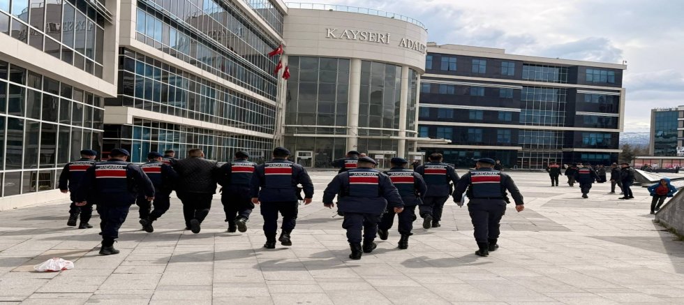 Bayramın İlk Günü Eşini Tabancayla Öldüren Şüpheli Tutuklandı