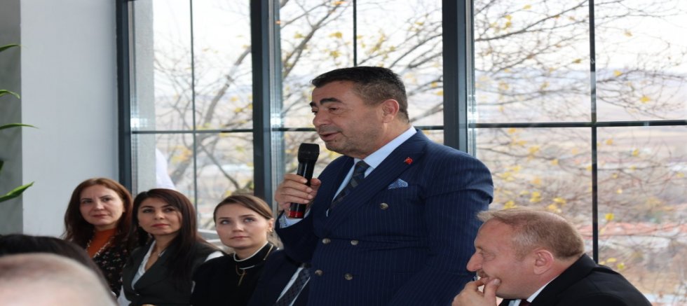 Bünyan’da Öğretmenler Günü Cam Teras’ta Kutlandı