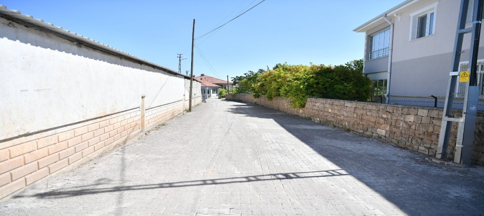 Büyükşehir’den Kırsala 9 Milyon Liralık Kilitli Parke Yatırımı