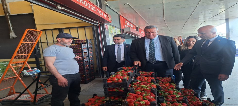 CHP heyeti Kayseri Hal’inde Esnafı Ziyaret Etti