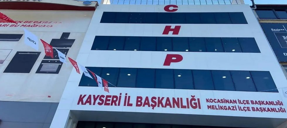 CHP Kayseri Teşkilatında İl Başkanının Ardından 6 İlçe Başkanı İle Yollar Ayrıldı
