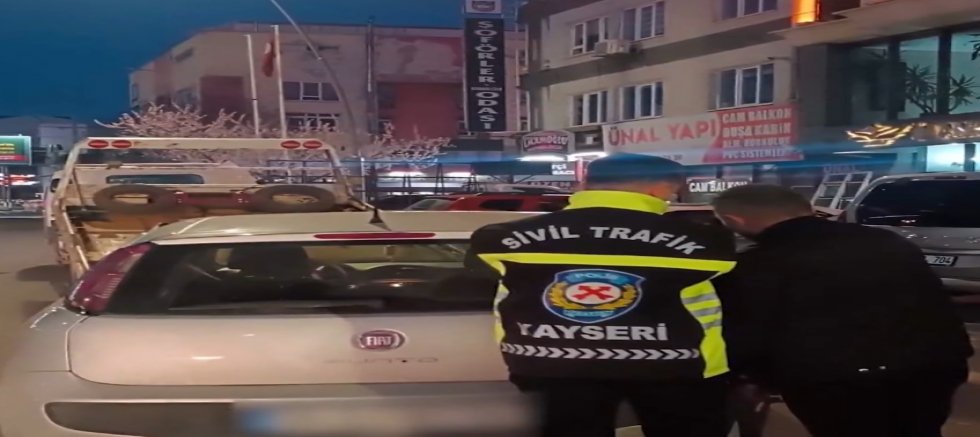 Ihlamur Köprüsü’ndeki Kavgada, Araçtan İnen Sürücülere 900 Bin Lira Ceza Kesildi