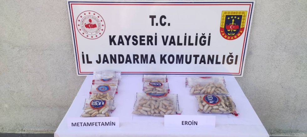 İran Uyruklu 3 Şüphelinin Midesinden 3 Kilo 382 Gram Uyuşturucu Çıkarıldı