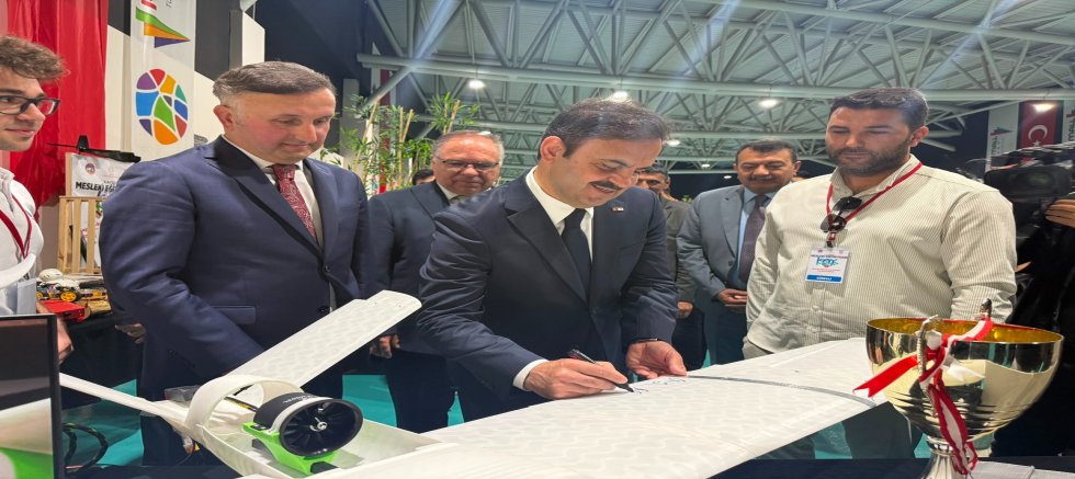 Kayseri Mesleki Eğitim ve Teknoloji Fuarı Açıldı