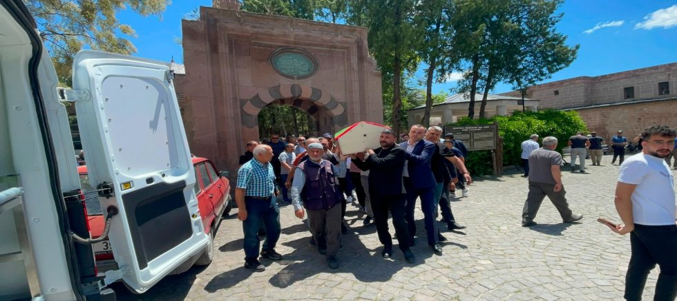 Kayserili Milli Savunma Eski Bakanı'nın Eşi İncesu’da Toprağa Verildi