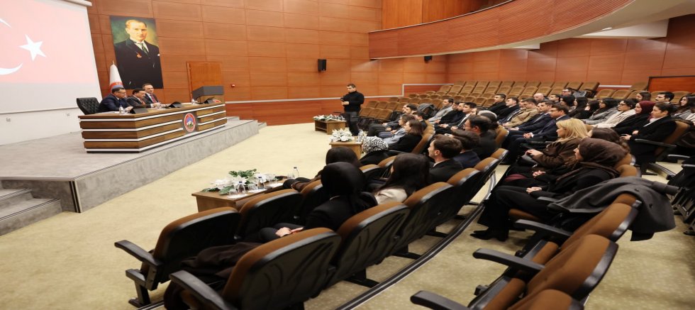 Vali Gökmen Çiçek, Hakim ve Savcı Yardımcılarıyla Bir Araya Geldi