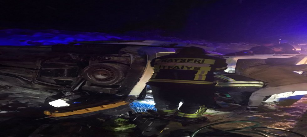 Yahyalı’da Hafif Ticari Araç Şarampole Devrildi: 4 Yaralı