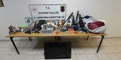 12 Ayrı Evden Hırsızlık Yapan 2 Kişi Tutuklandı