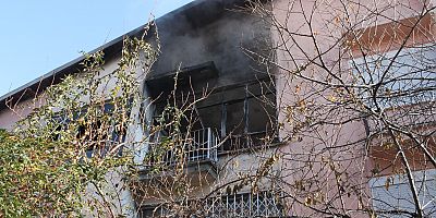 2 Katlı Evde Çıkan Yangın Paniğe Neden Oldu
