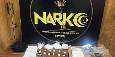 3 polis aracına çarpıp kaçan zehir tacirleri yakalandı