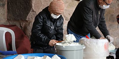 360 Yıllık Kervansaraya Yoğurt Pazarı Kuruldu
