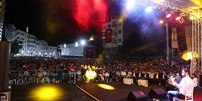 38. Uluslararası Âşık Seyrani Kültür ve Sanat Festivalinin 4. Gününde Ahmet Şafak Konseri