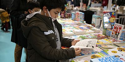 4. Kayseri Kitap Fuarı, Minik Ziyaretçileri ile Dolup Taşıyor